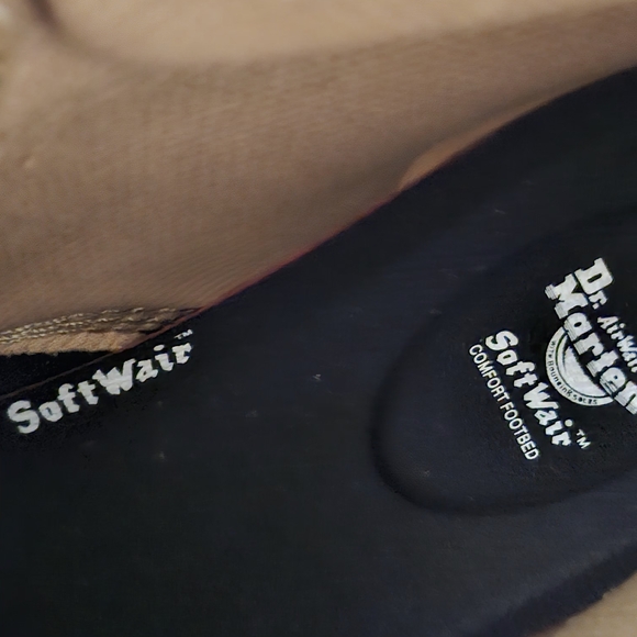 Dr Martens Crewson Chukka Boots in Tan, Size 12 - Picture 11 of 13